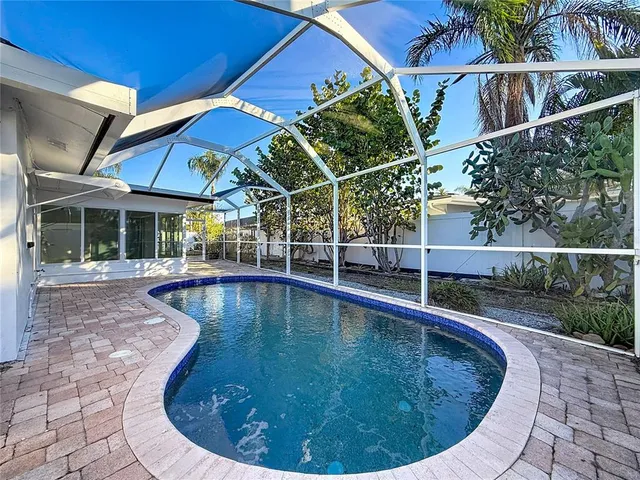 $3,400 | 2161 Edythe Drive, Dunedin, FL 34698