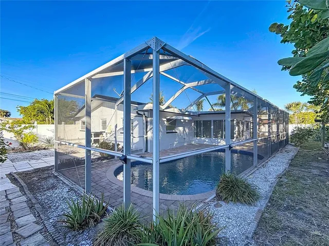 $3,400 | 2161 Edythe Drive, Dunedin, FL 34698