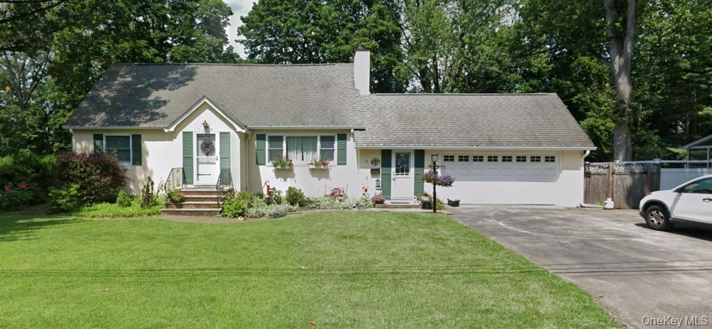 4 Sylvan Way Suffern, NY 10901 - Photo 4 of 39 a view of house and yard with green space