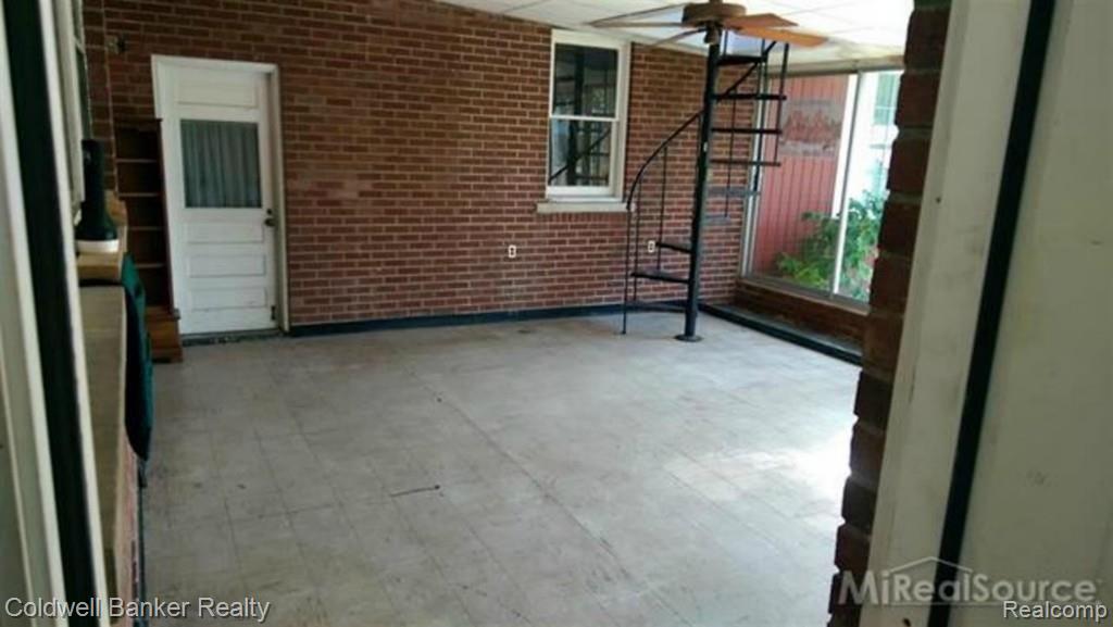 17366 Common Road Roseville, MI 48066 - Photo 20 of 23 31216917-16.jpg