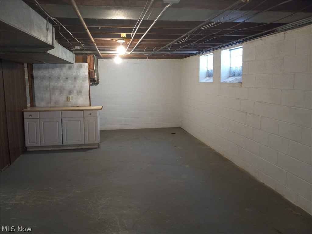 27291 Highland Road Cleveland, OH 44143 - Photo 32 of 35