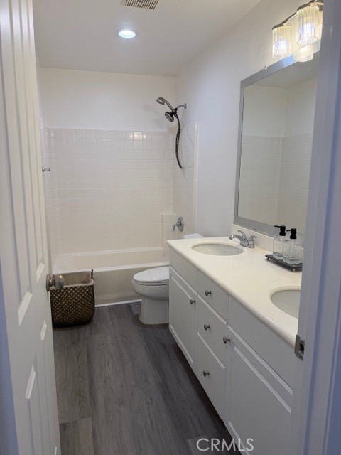 106 Fernpine Lane Pomona, CA 91767 - Photo 10 of 22 Guest Bathroom