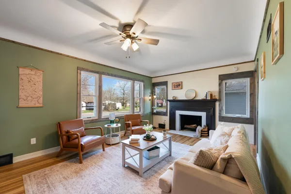 $199,900 | 809 7th Street Northeast, Staples, MN 56479