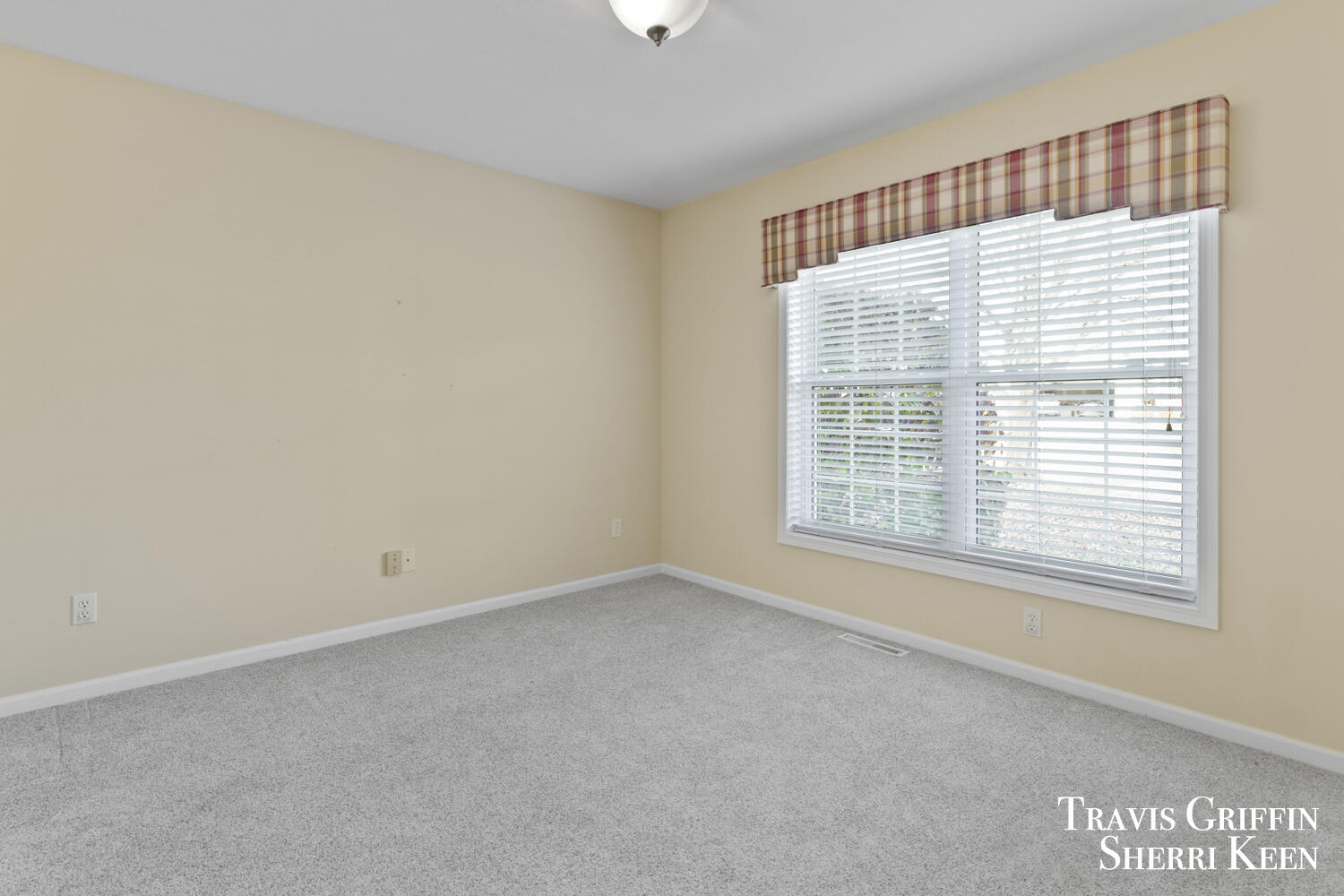 6600 Ravineview Southeast Caledonia, MI 49316 - Photo 17 of 32 023A9106
