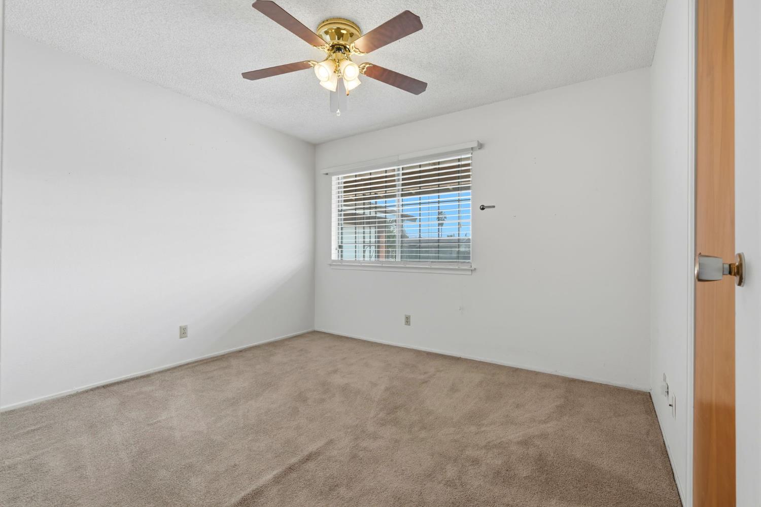 2222 Barbara Street Selma, CA 93662 - Photo 17 of 34