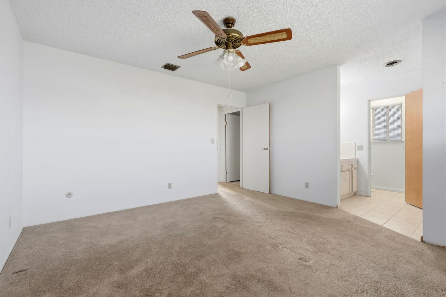 2222 Barbara Street Selma, CA 93662 - Photo 24 of 34