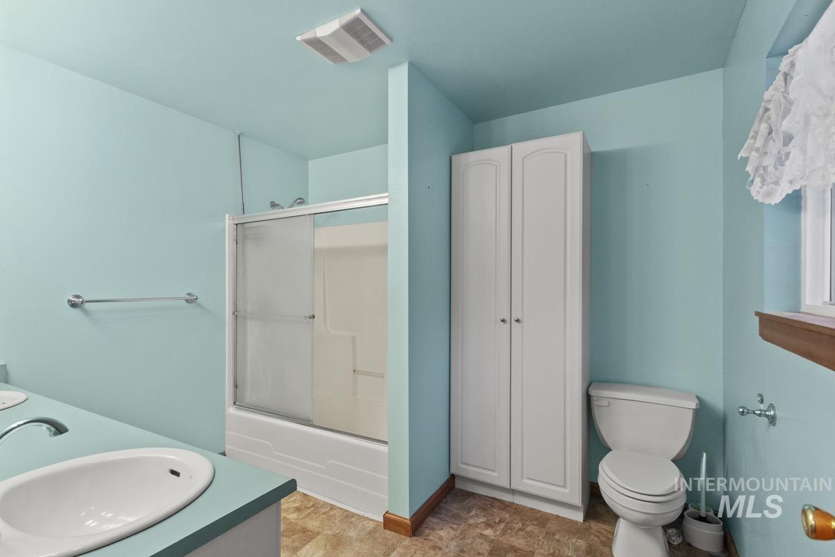 1222 Crown Point Parkway Cascade, ID 83611 - Photo 17 of 40