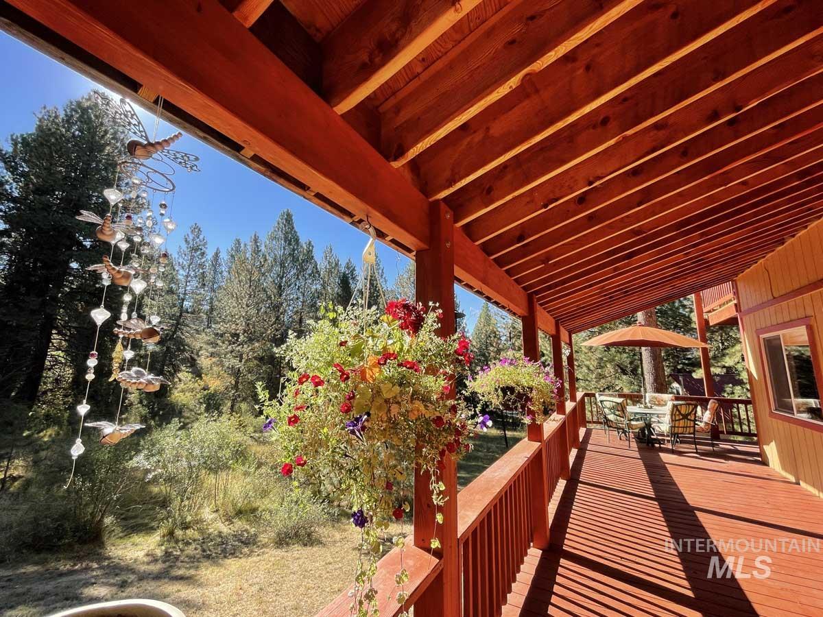 1222 Crown Point Parkway Cascade, ID 83611 - Photo 4 of 40