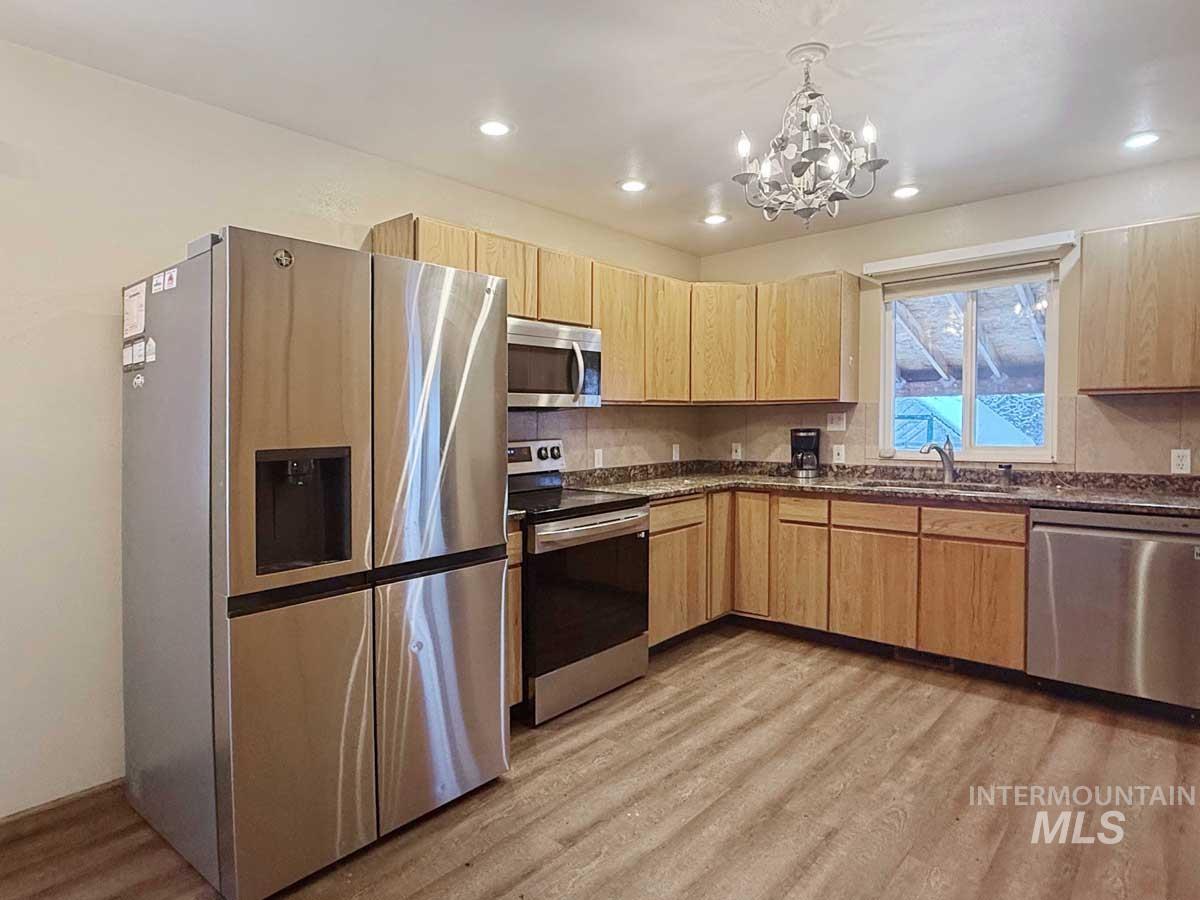 1222 Crown Point Parkway Cascade, ID 83611 - Photo 8 of 40