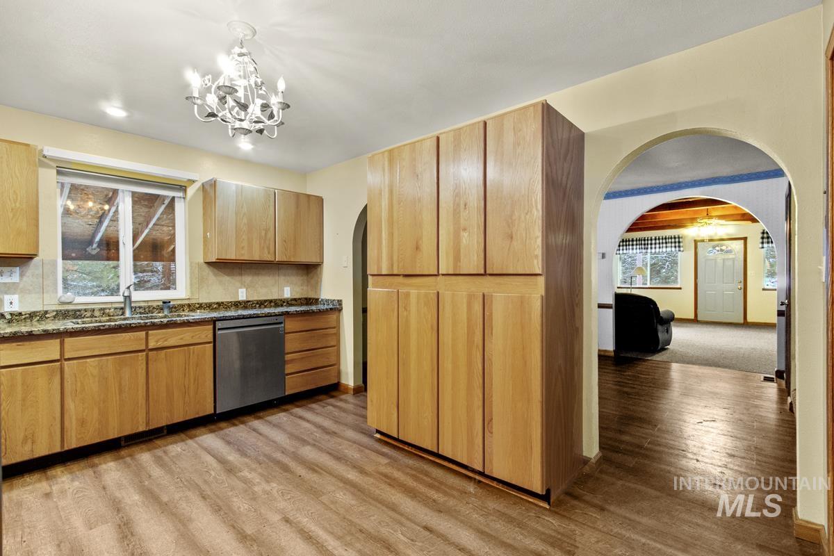 1222 Crown Point Parkway Cascade, ID 83611 - Photo 9 of 40