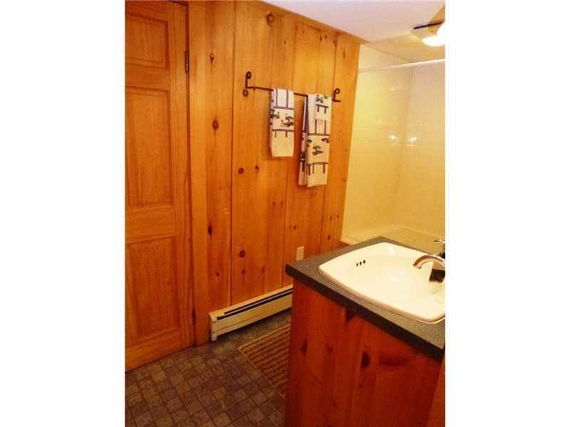 29 Broad Cove Road Cape Elizabeth, ME 04107 - Photo 16 of 17 Bathroom.