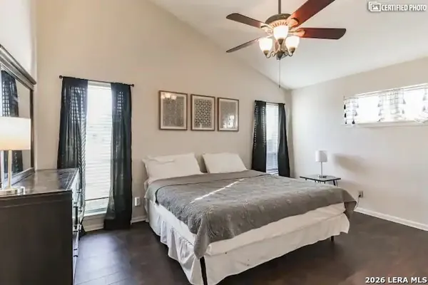 $2,350 | 105 Gladiola Lane, Unit B, Castle Hills, TX 78213