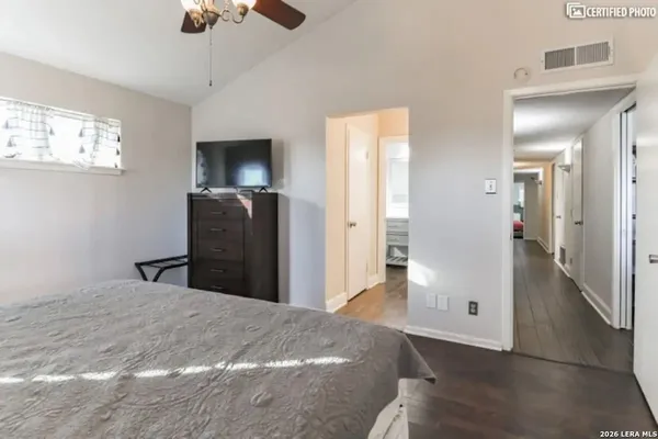 $2,350 | 105 Gladiola Lane, Unit B, Castle Hills, TX 78213