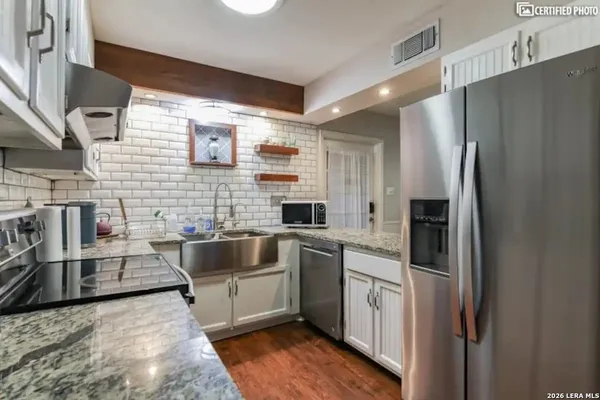 $2,350 | 105 Gladiola Lane, Unit B, Castle Hills, TX 78213