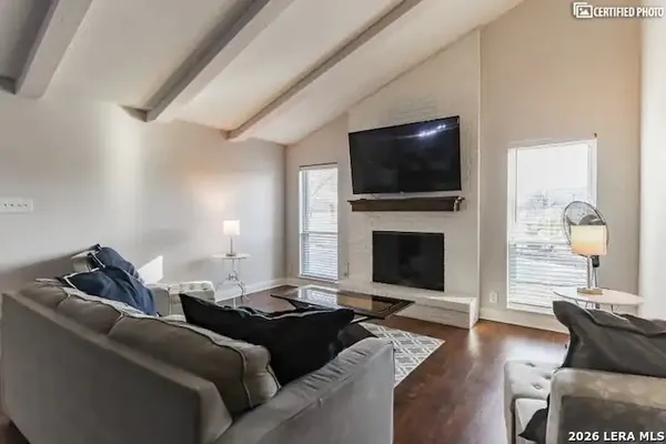 $2,350 | 105 Gladiola Lane, Unit B, Castle Hills, TX 78213