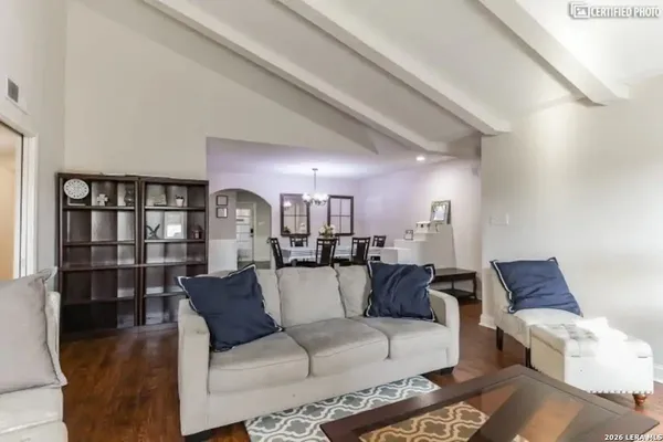 $2,350 | 105 Gladiola Lane, Unit B, Castle Hills, TX 78213