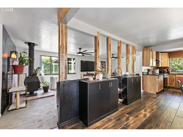 $328,000 | 144 Southwest Peppertree Court, Roseburg, OR 97471