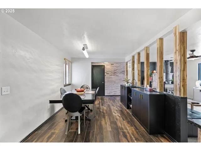 $328,000 | 144 Southwest Peppertree Court, Roseburg, OR 97471