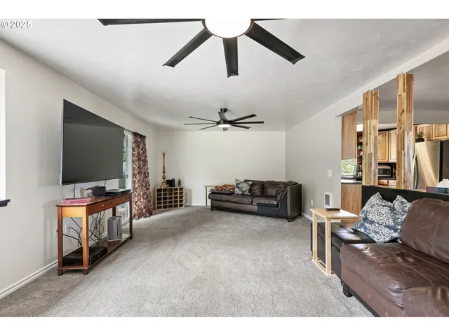 $332,000 | 144 Southwest Peppertree Court, Roseburg, OR 97471