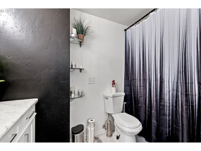 $332,000 | 144 Southwest Peppertree Court, Roseburg, OR 97471