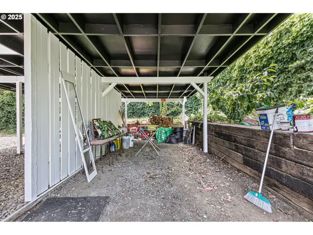 $332,000 | 144 Southwest Peppertree Court, Roseburg, OR 97471