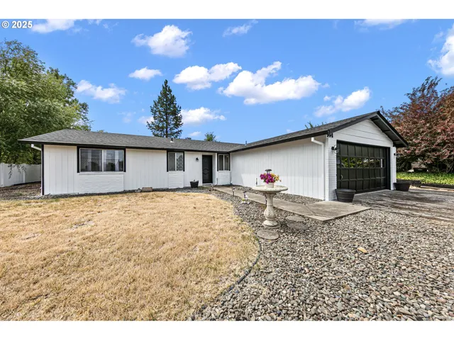$328,000 | 144 Southwest Peppertree Court, Roseburg, OR 97471