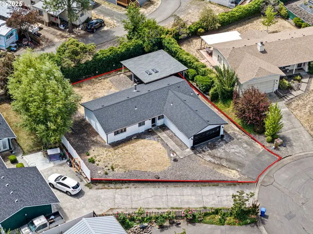 $332,000 | 144 Southwest Peppertree Court, Roseburg, OR 97471