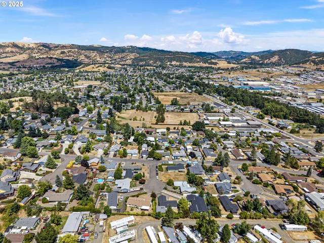 $328,000 | 144 Southwest Peppertree Court, Roseburg, OR 97471