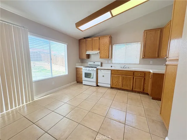 $2,195 | 13268 Princeton Drive, Victorville, CA 92392