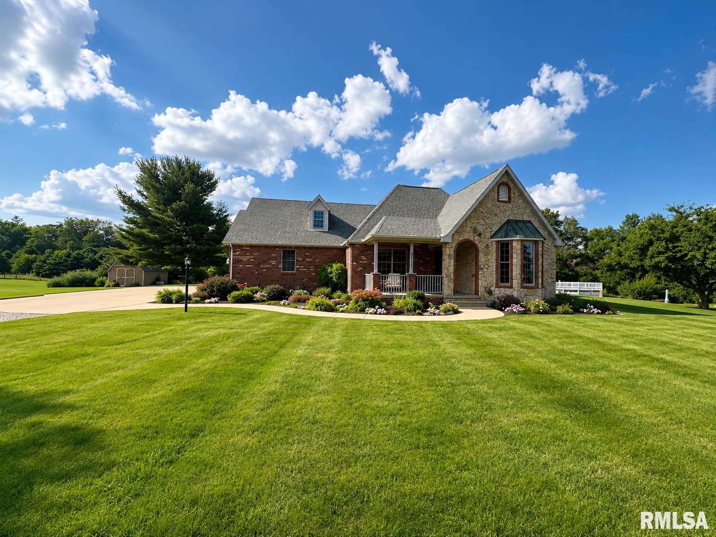 4237 Sheridan Road Pekin, IL 61554 - Photo 1 of 7
