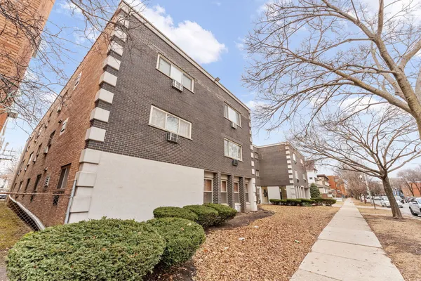 $249,000 | 914 North Austin Boulevard, Unit A5, Oak Park, IL 60302