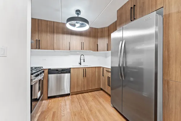 $249,000 | 914 North Austin Boulevard, Unit A5, Oak Park, IL 60302