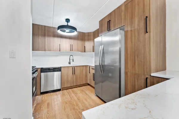 $249,000 | 914 North Austin Boulevard, Unit A5, Oak Park, IL 60302