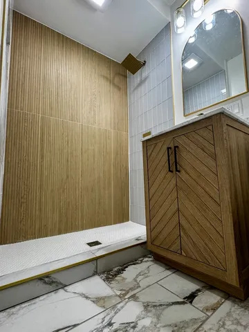 $265,700 | 914 North Austin Boulevard, Unit A5, Oak Park, IL 60302