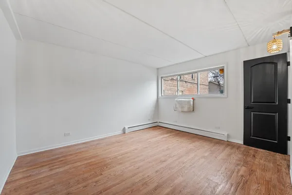 $249,000 | 914 North Austin Boulevard, Unit A5, Oak Park, IL 60302