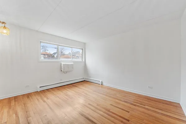 $249,000 | 914 North Austin Boulevard, Unit A5, Oak Park, IL 60302