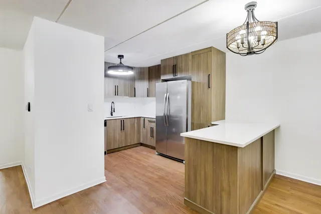 $265,700 | 914 North Austin Boulevard, Unit A5, Oak Park, IL 60302