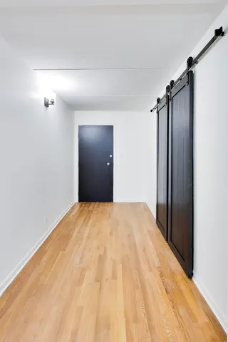 $265,700 | 914 North Austin Boulevard, Unit A5, Oak Park, IL 60302