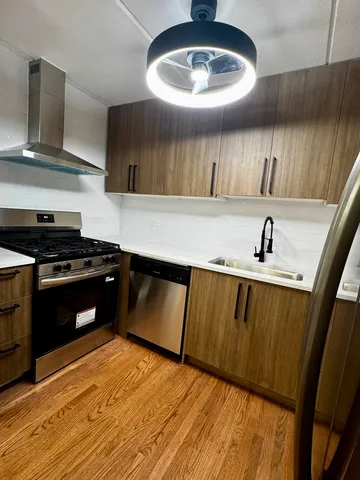 $265,700 | 914 North Austin Boulevard, Unit A5, Oak Park, IL 60302