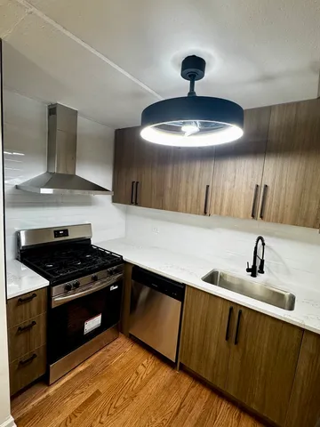 $265,700 | 914 North Austin Boulevard, Unit A5, Oak Park, IL 60302