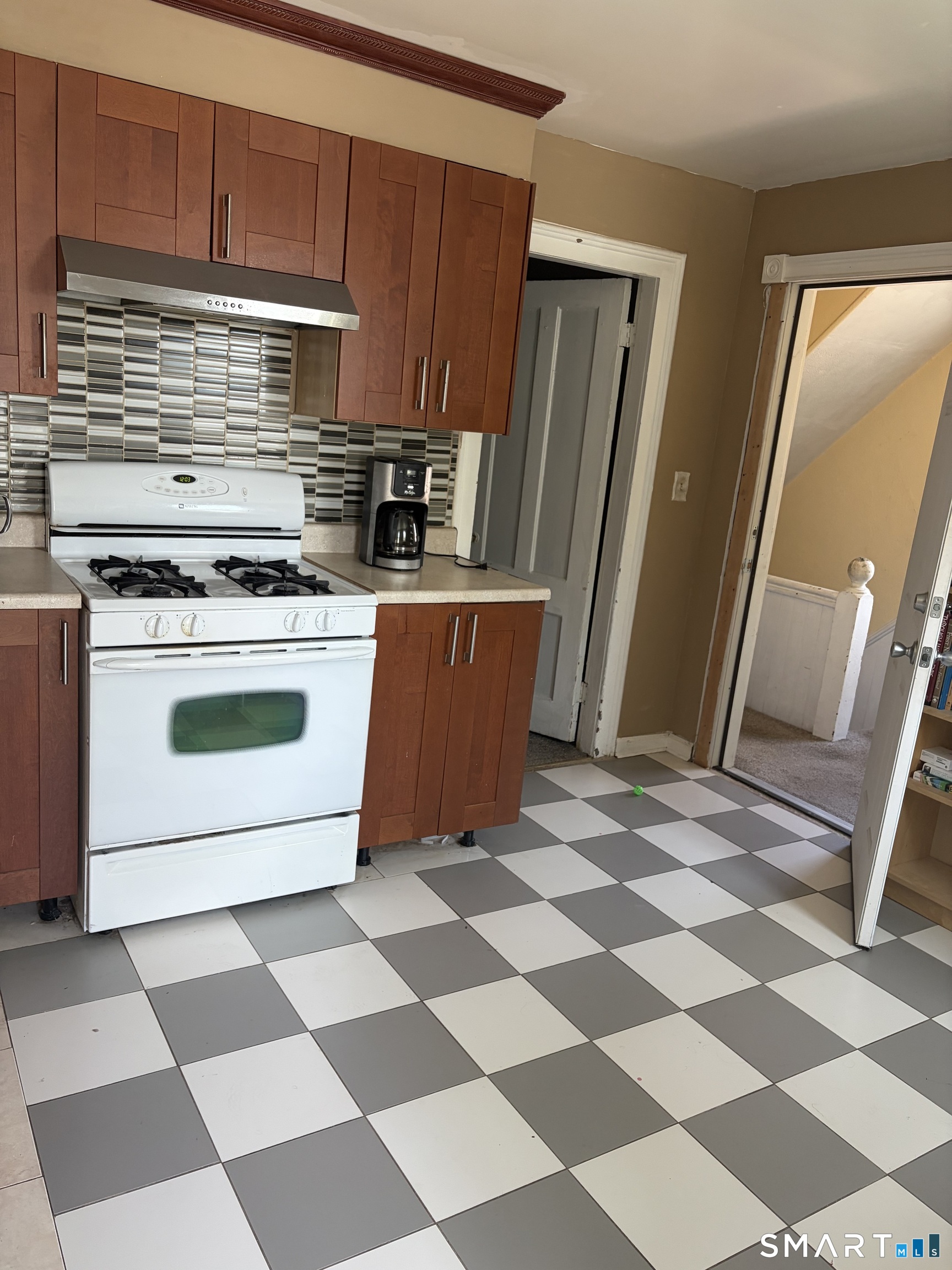 39 Webb Street Hamden, CT 06517 - Photo 14 of 29
