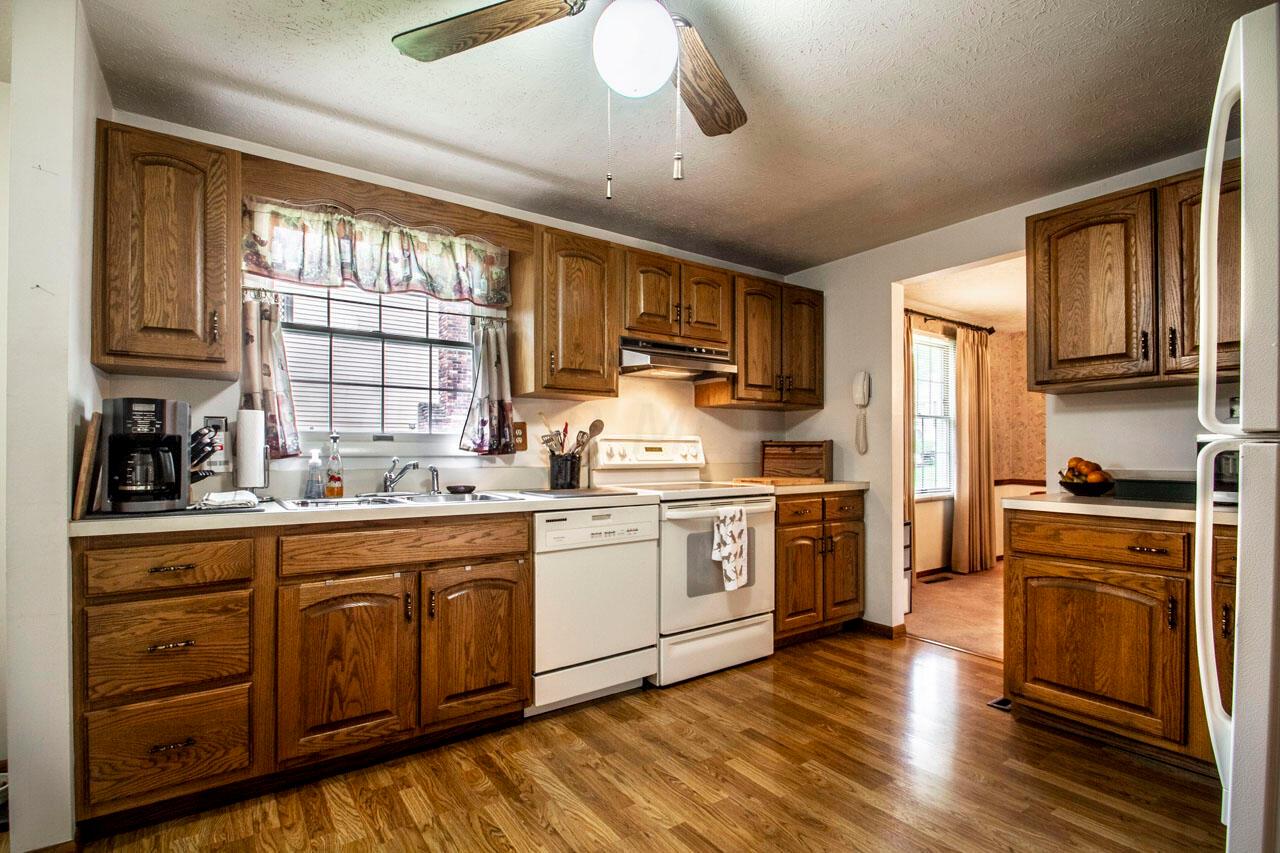6384 Peardale Road East Columbus, OH 43229 - Photo 17 of 56