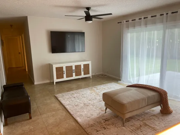 $3,650 | 187 Auburn Drive, Lake Worth Beach, FL 33460