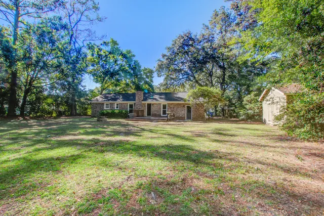 $900,000 | 1138 Lee Shore Lane, Mount Pleasant, SC 29464