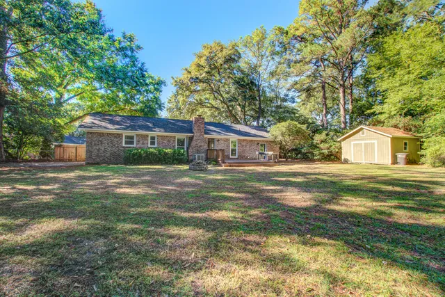 $900,000 | 1138 Lee Shore Lane, Mount Pleasant, SC 29464