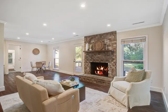 $900,000 | 1138 Lee Shore Lane, Mount Pleasant, SC 29464