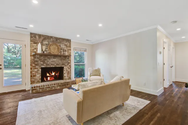 $900,000 | 1138 Lee Shore Lane, Mount Pleasant, SC 29464