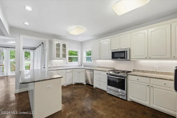 $319,900 | 449 Bradford Drive, Brandon, MS 39047