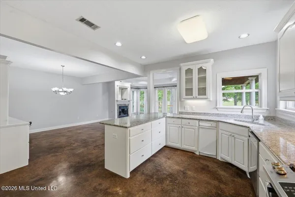 $319,900 | 449 Bradford Drive, Brandon, MS 39047