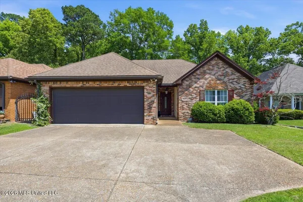 $319,900 | 449 Bradford Drive, Brandon, MS 39047